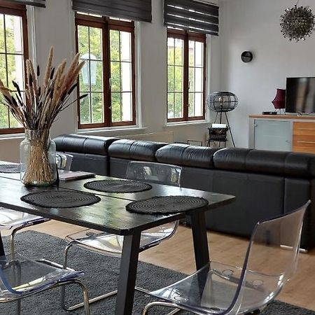The View - Spacious 2 Bdr Appt In With View Antwerpen Bagian luar foto