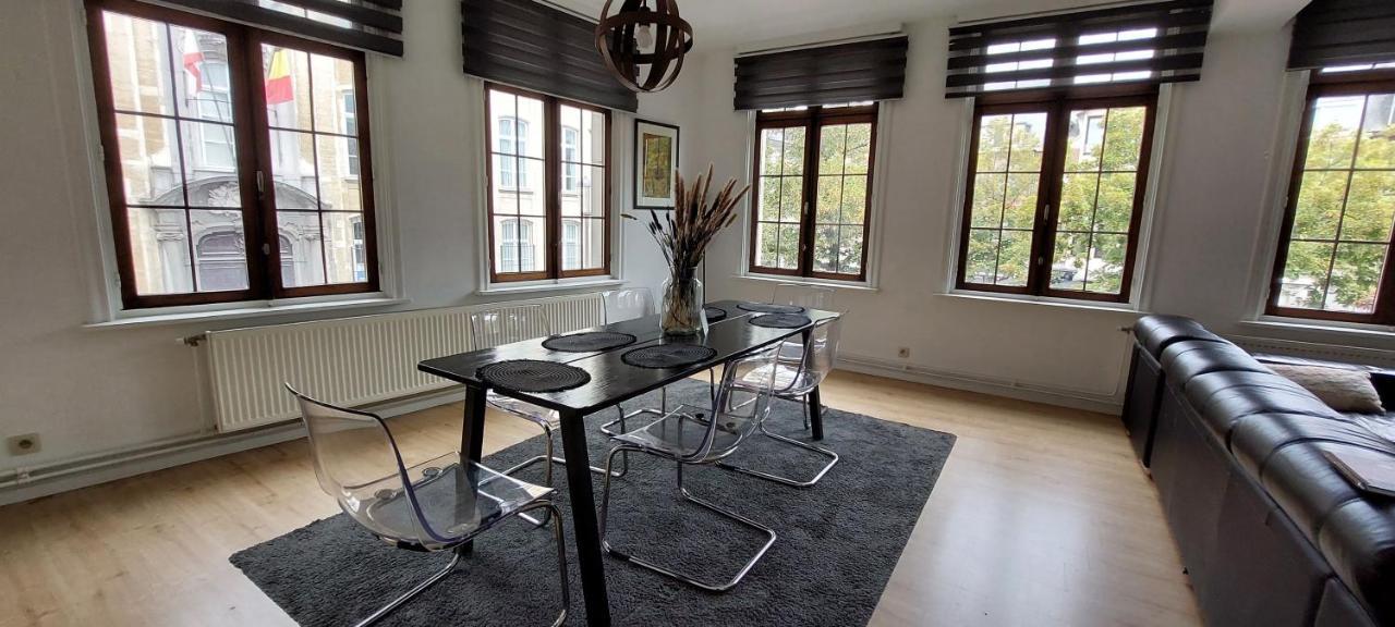 The View - Spacious 2 Bdr Appt In With View Antwerpen Bagian luar foto