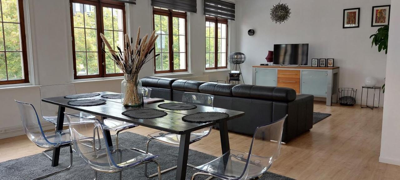The View - Spacious 2 Bdr Appt In With View Antwerpen Bagian luar foto
