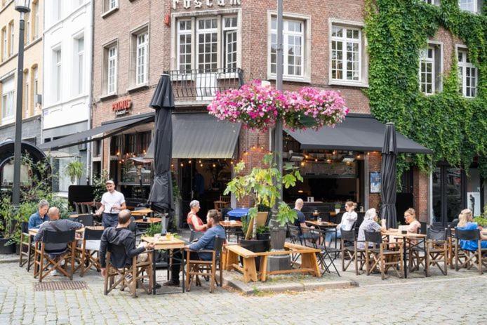 The View - Spacious 2 Bdr Appt In With View Antwerpen Bagian luar foto