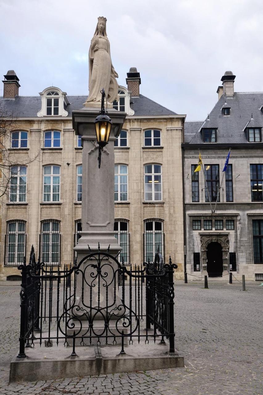 The View - Spacious 2 Bdr Appt In With View Antwerpen Bagian luar foto
